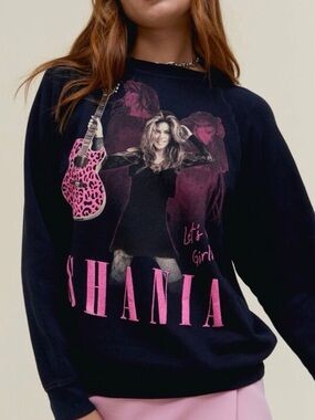 NWT DAYDREAMER Shania Twain Sweatshirt